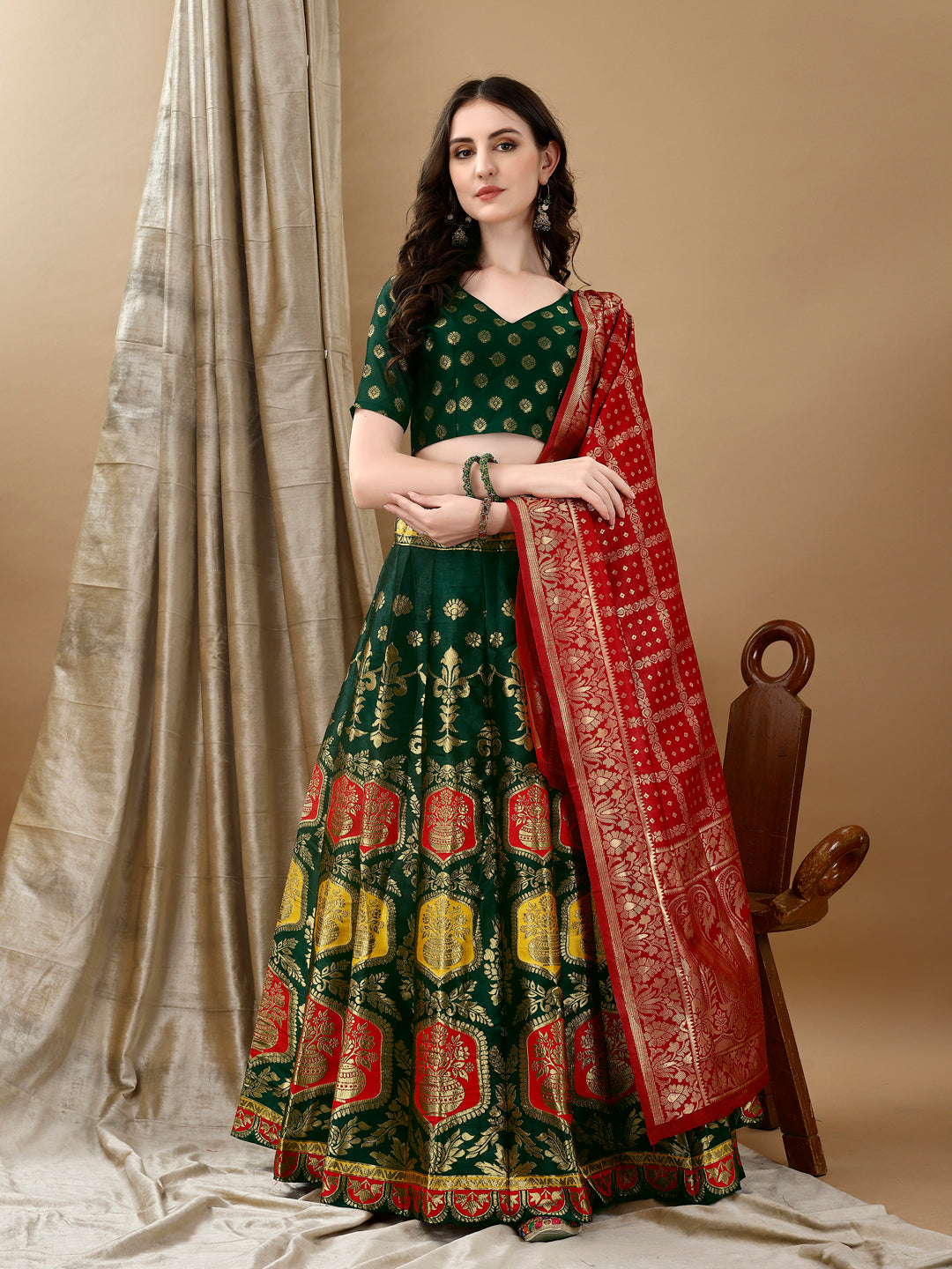 Kishoree Green Haidrabadi Lehenga with Dupatta