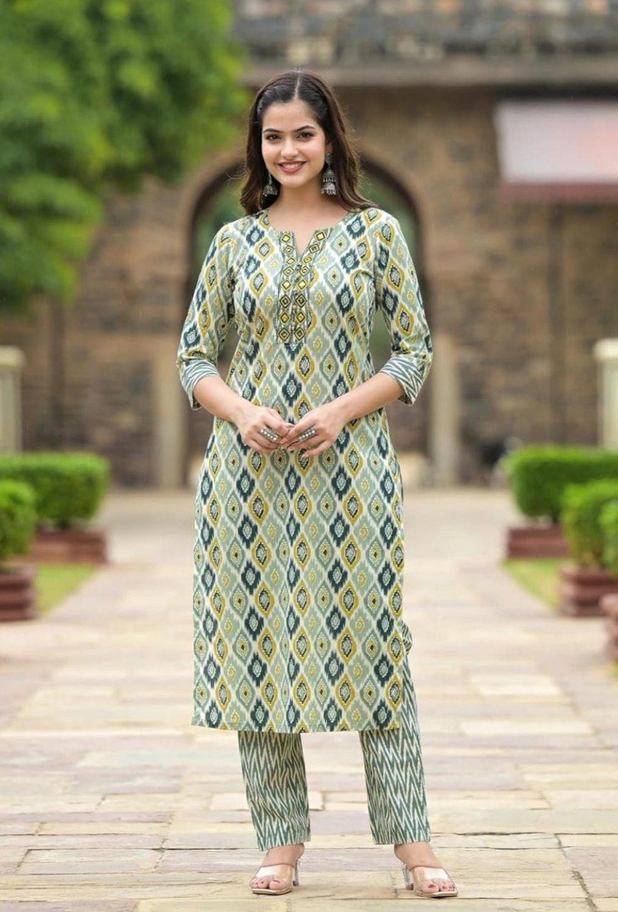 Kishoree's Bandhej Print Heavy Fancy Pair & Dupatta set